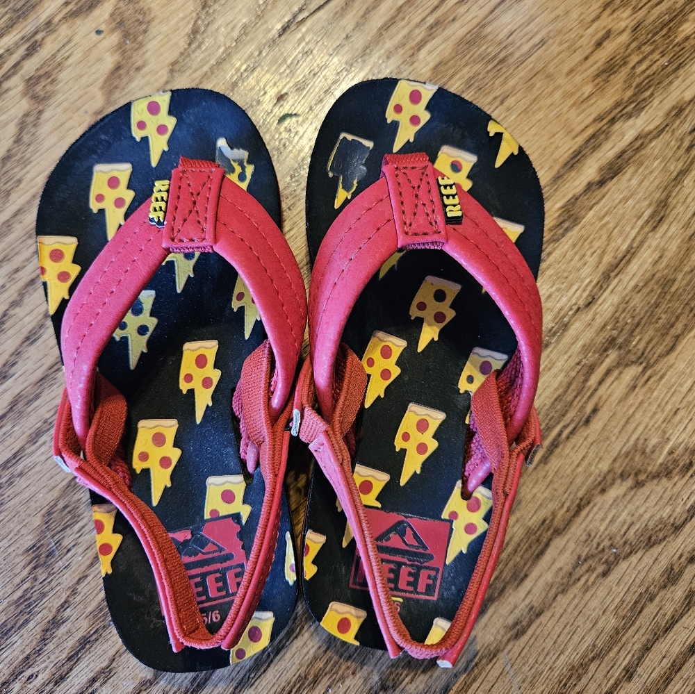 Reef little Ahi flip flops